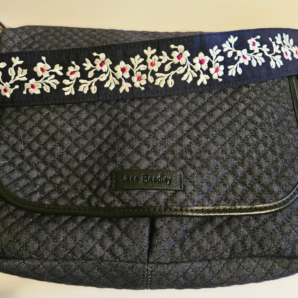 Vera Bradley quilted black purse w/ embroidered flowery handle - 20 " long.
